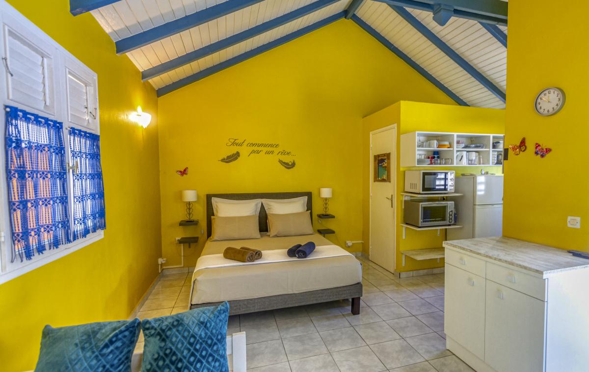 32.Location villa piscine Sainte Anne Gudaeloupe_2 Gites